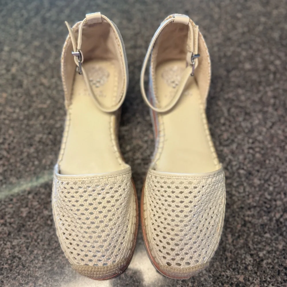“VINCE CAMUTO” Binettie Espadrille Flat Sandals